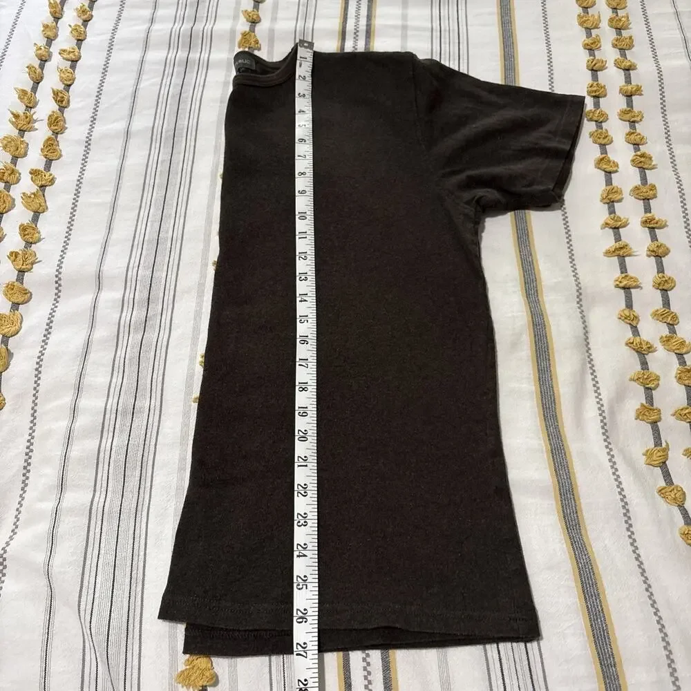 Banana Republic L Men’s Well Tailored Tee Shirt 100% Cotton, EUC, Soft, Comfy